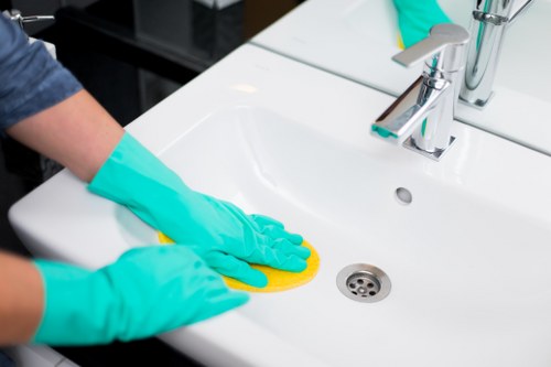 Careful cleaning of a residential façade in NW3 using a suitable method